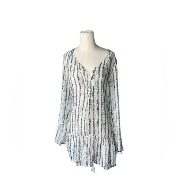 THE JET SET DIARIES - long Sleeve Mini  Dress l 100% Rayon - Picture 2 of 5